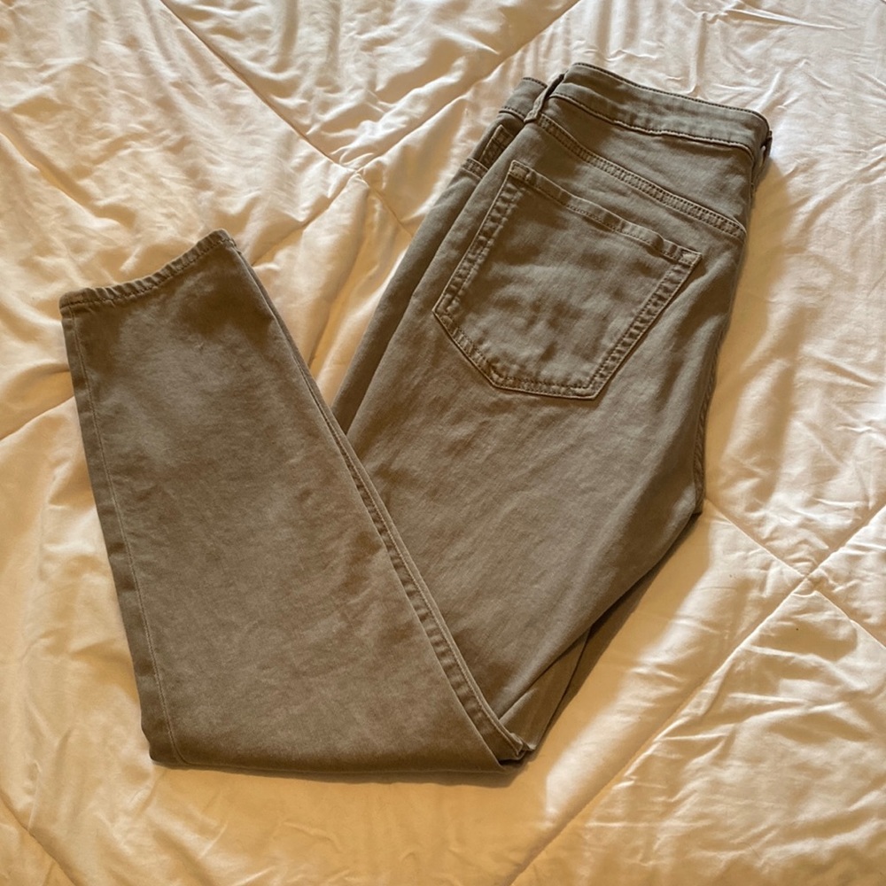 Old Navy Straight High-Rise Jeans - Size 6